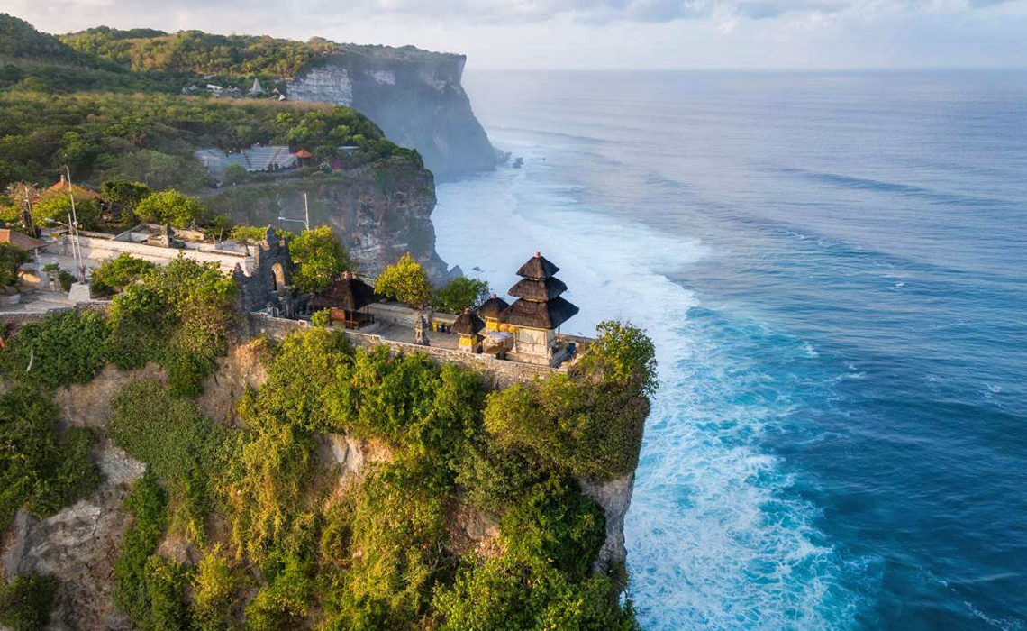 烏魯瓦度斷崖廟