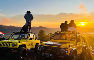 巴杜爾火山吉普車日出